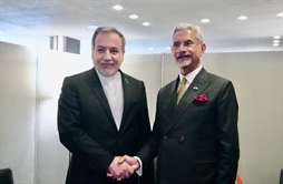 I.R. Iran, Ministry of Foreign Affairs- Iranian Indian FMs discuss bilateral ties regional developments in New York